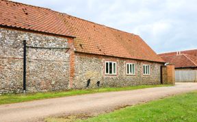 Photo of Far Barn