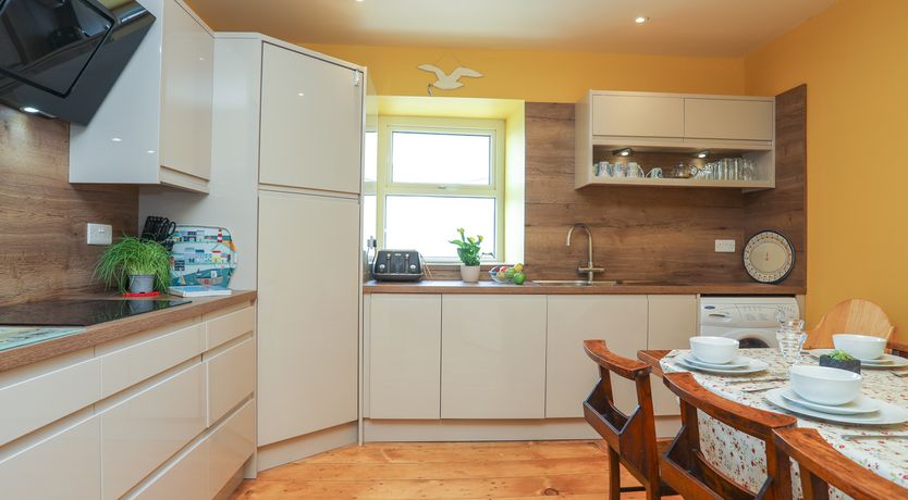 Photo of Gadlys House - Beau View