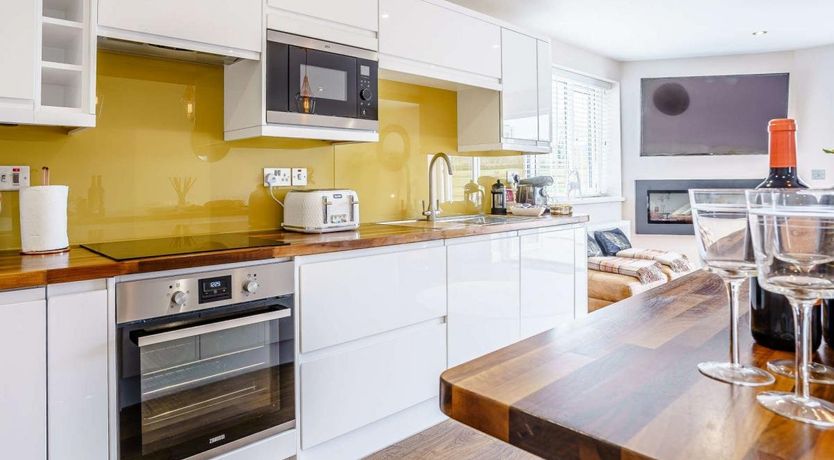 Photo of 2 Bed in Mydroilyn