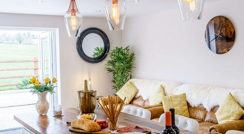 Photo of 2 Bed in Mydroilyn