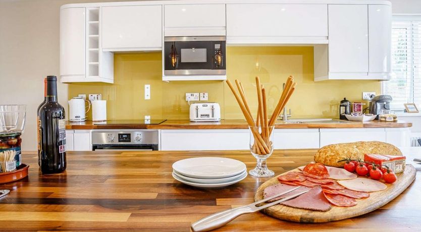 Photo of 2 Bed in Mydroilyn