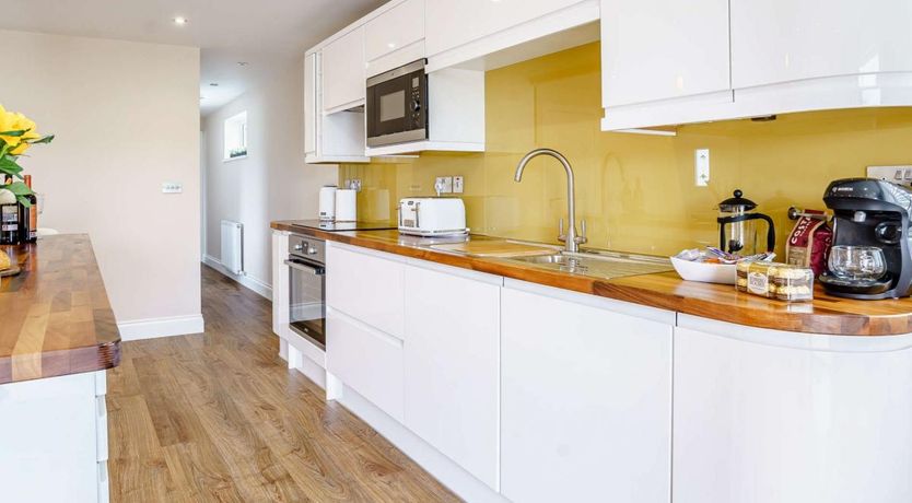 Photo of 2 Bed in Mydroilyn