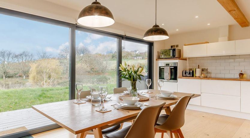 Photo of 2 Bed in Whitnage