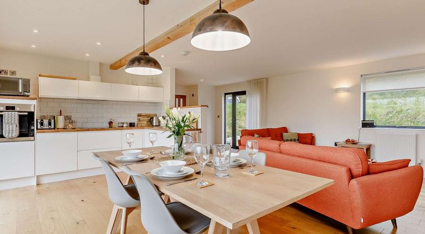 Photo of 2 Bed in Whitnage