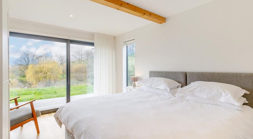 Photo of 2 Bed in Whitnage