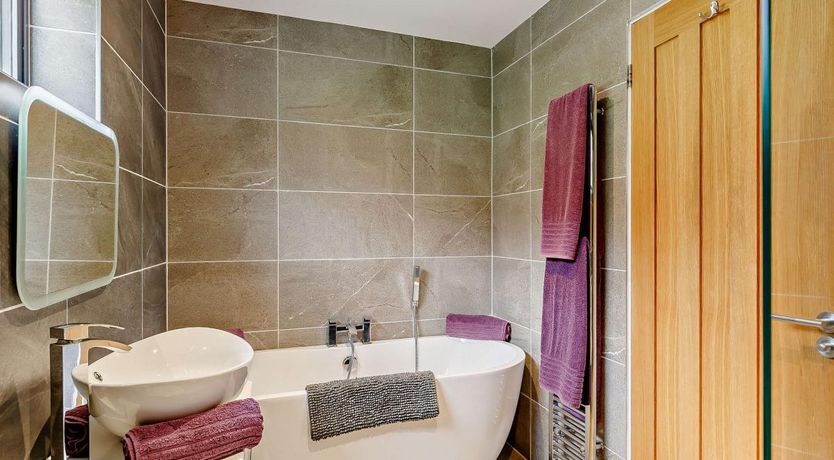 Photo of 2 Bed in Whitnage