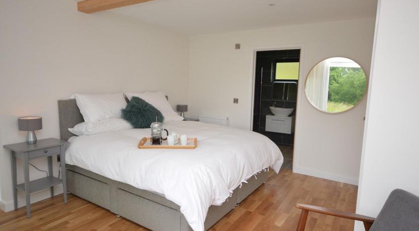 Photo of 3 Bed in Whitnage