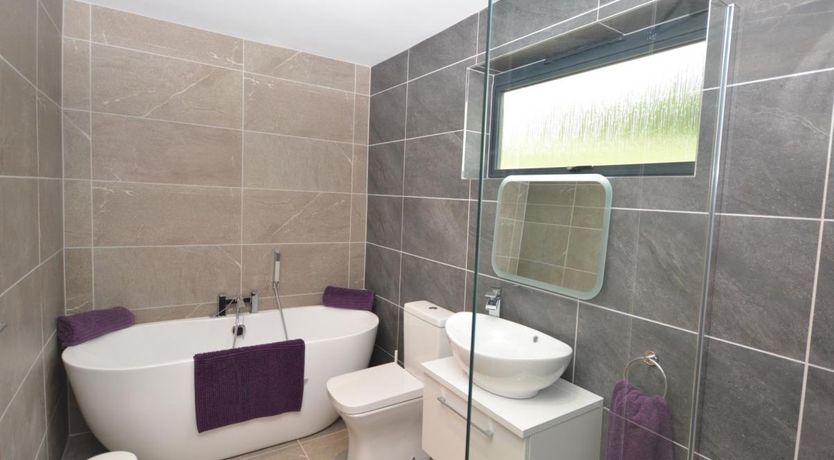 Photo of 3 Bed in Whitnage