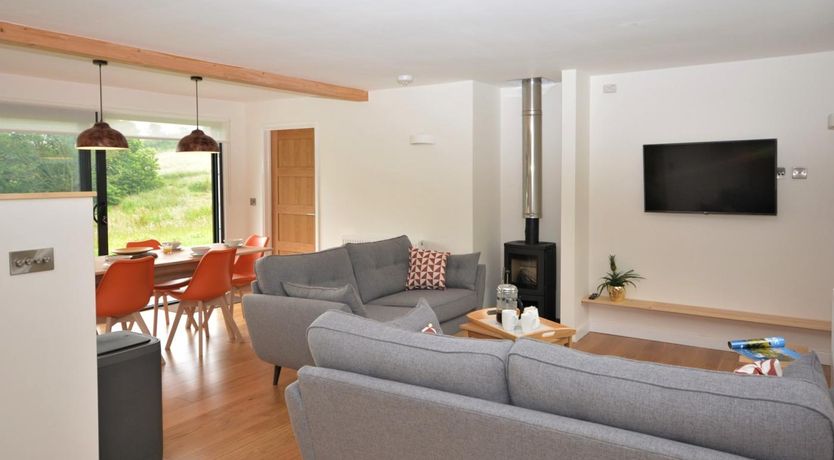 Photo of 3 Bed in Tiverton
