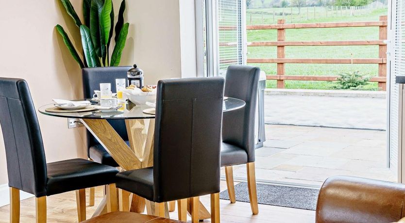 Photo of 2 Bed in Mydroilyn