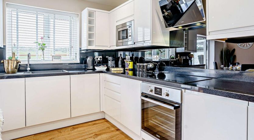 Photo of 2 Bed in Mydroilyn