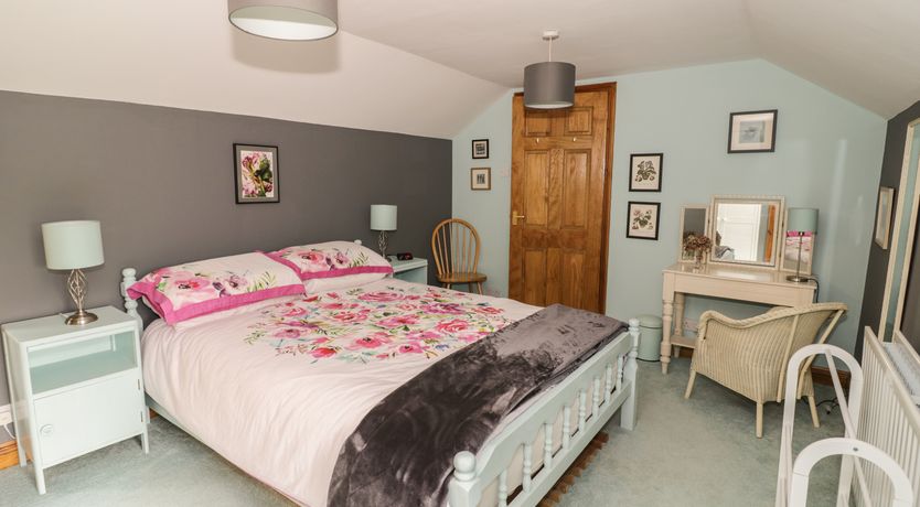 Photo of Cottage on the Common