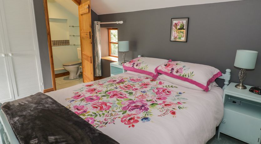 Photo of Cottage on the Common