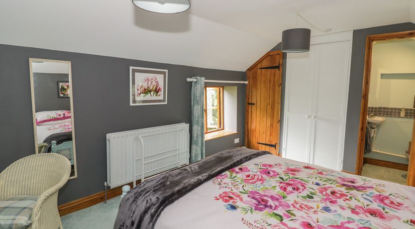 Photo of Cottage on the Common