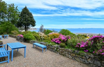 Trefaes Holiday Cottage