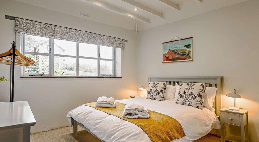 Photo of 3 Bed in Lee