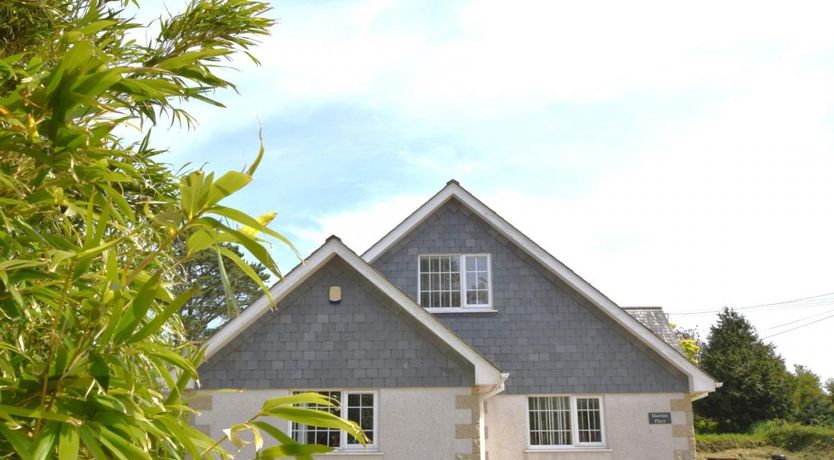 Photo of 5 Bed in St. Newlyn East