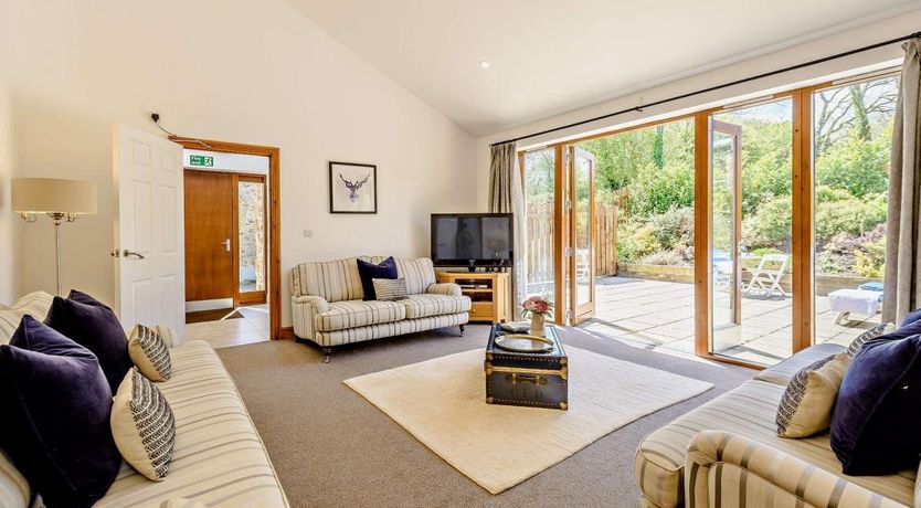 Photo of 6 Bed in Buckland Brewer