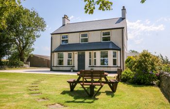 Glyn Ewryd Holiday Cottage