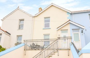 Quayside View Holiday Cottage