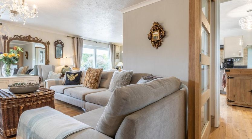 Photo of 6 Bed in Buckland Brewer