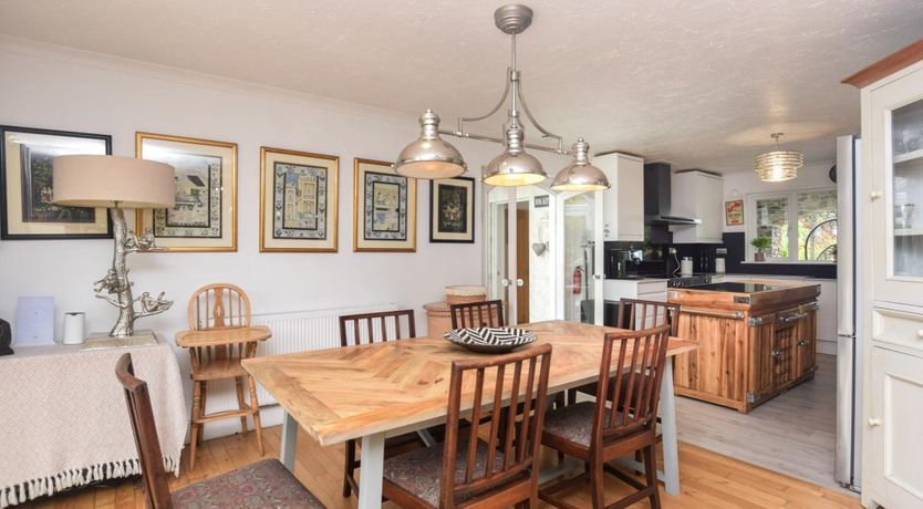 Photo of 6 Bed in Buckland Brewer