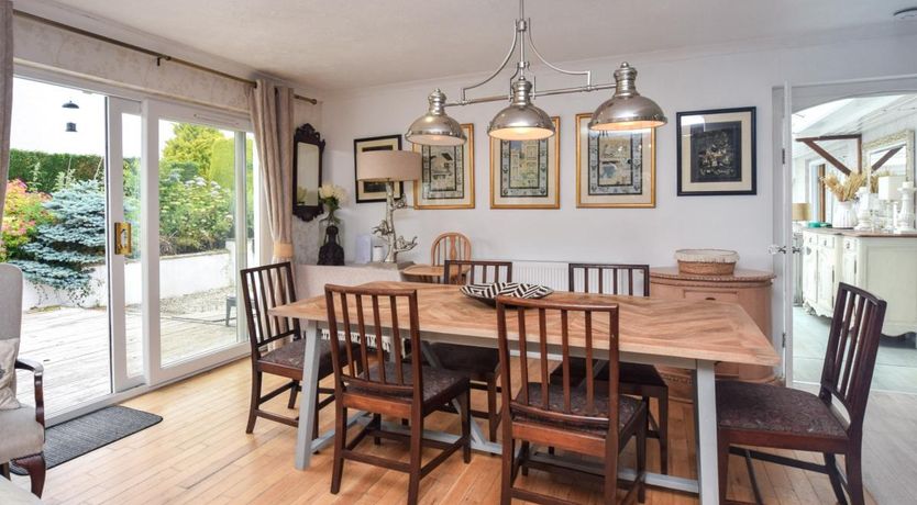 Photo of 6 Bed in Buckland Brewer