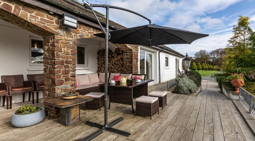 Photo of 6 Bed in Buckland Brewer