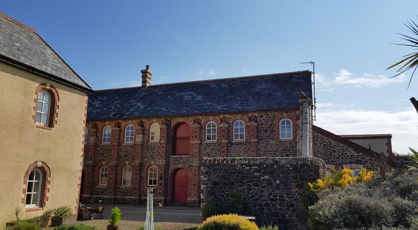 Photo of 2 Bed in Higher Clovelly