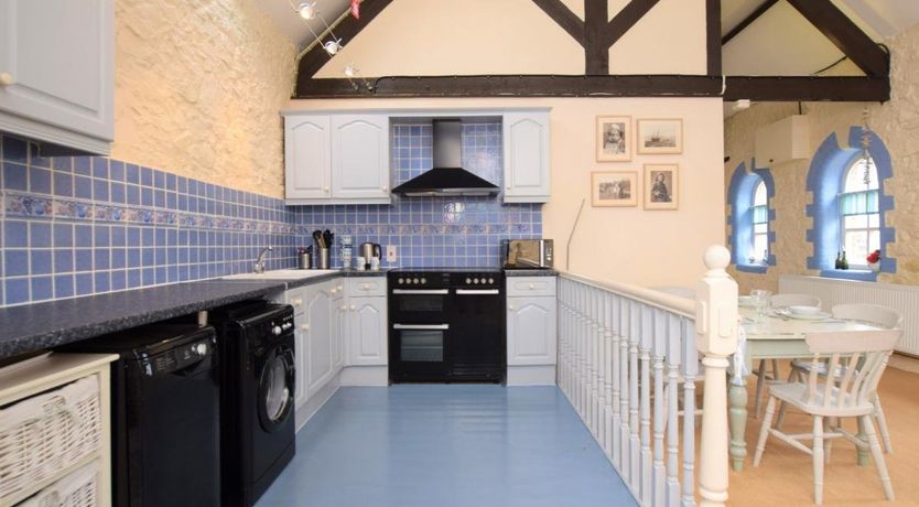 Photo of 2 Bed in Higher Clovelly