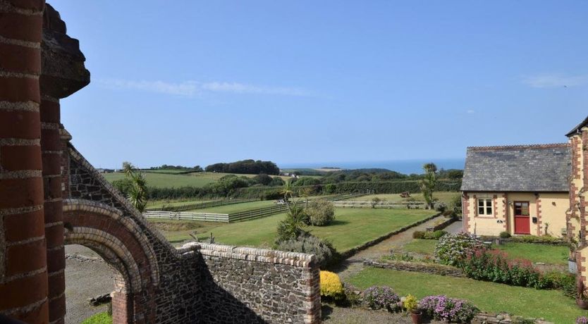 Photo of 2 Bed in Higher Clovelly