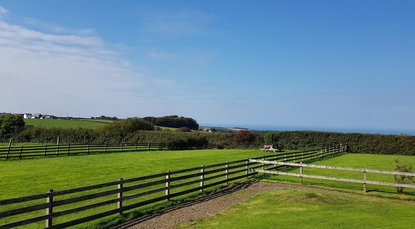 Photo of 2 Bed in Higher Clovelly