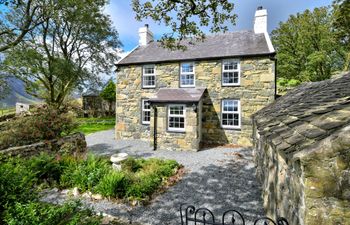 Maes y Llan Holiday Home