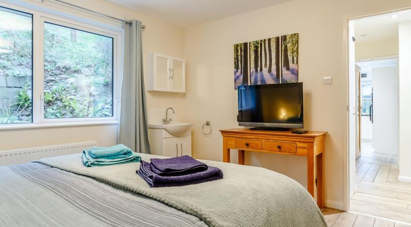 Photo of 2 Bed in Torpoint