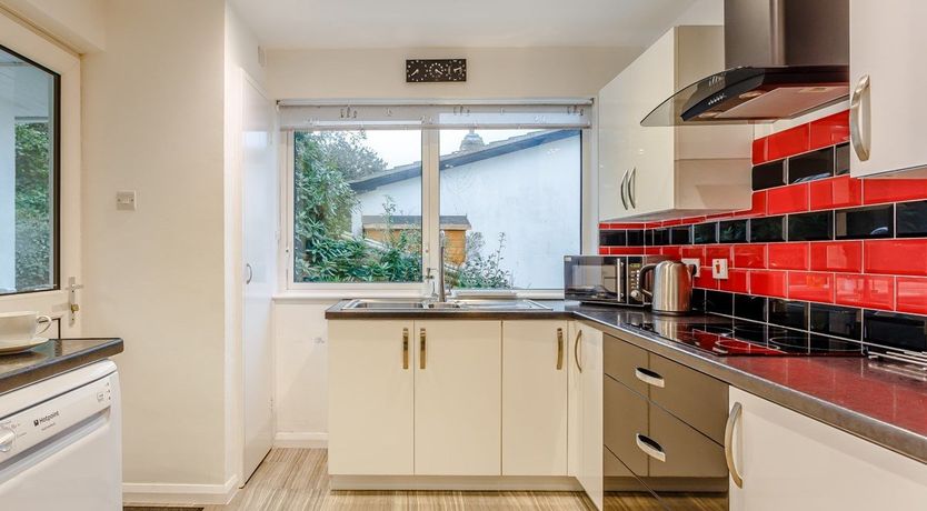 Photo of 2 Bed in Downderry