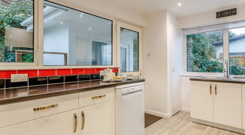 Photo of 2 Bed in Downderry