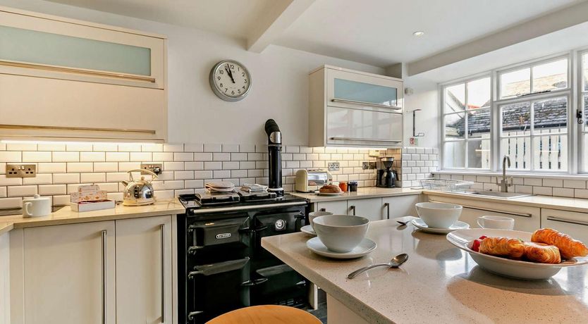 Photo of 6 Bed in Fowey