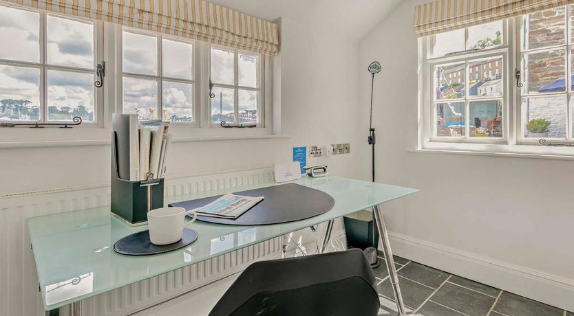 Photo of 6 Bed in Fowey