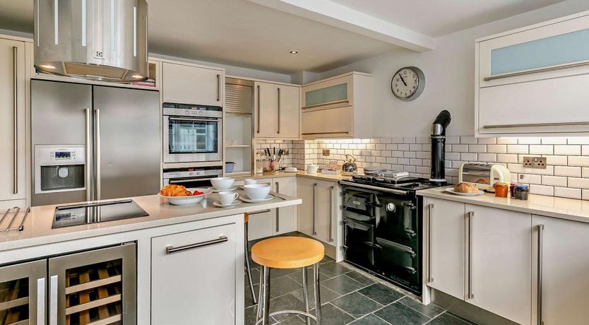 Photo of 6 Bed in Polruan