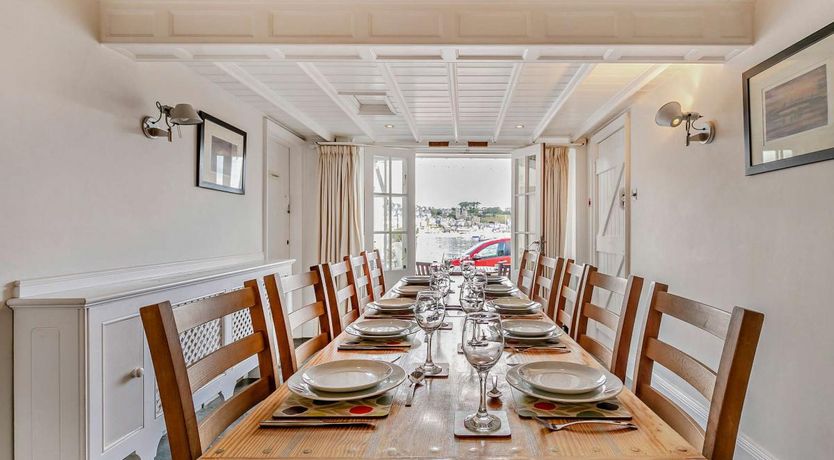 Photo of 6 Bed in Polruan