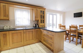 Tyn Y Buarth Holiday Home