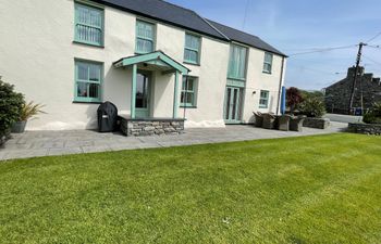 Tyn Y Buarth Holiday Home
