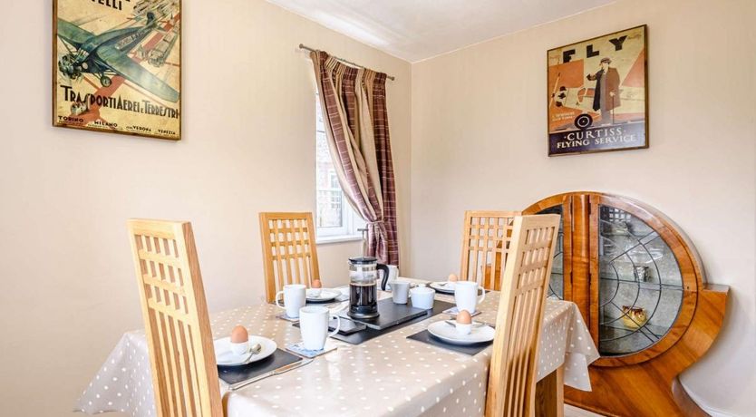 Photo of 2 Bed in Holt