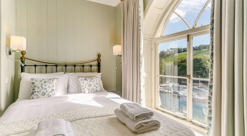 Photo of 2 Bed in Lanteglos