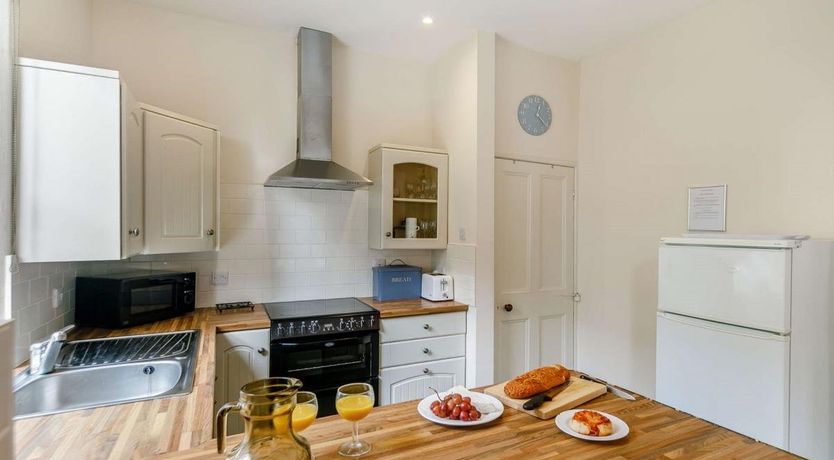 Photo of 2 Bed in Lanteglos