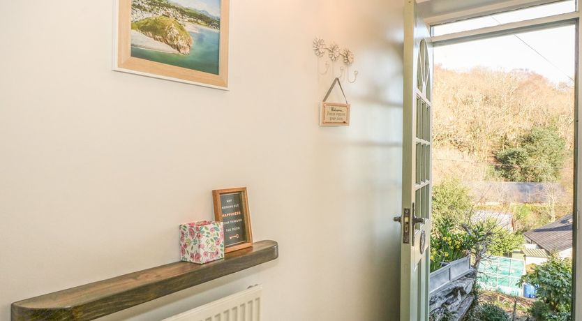 Photo of 2 Bryn Eglwys