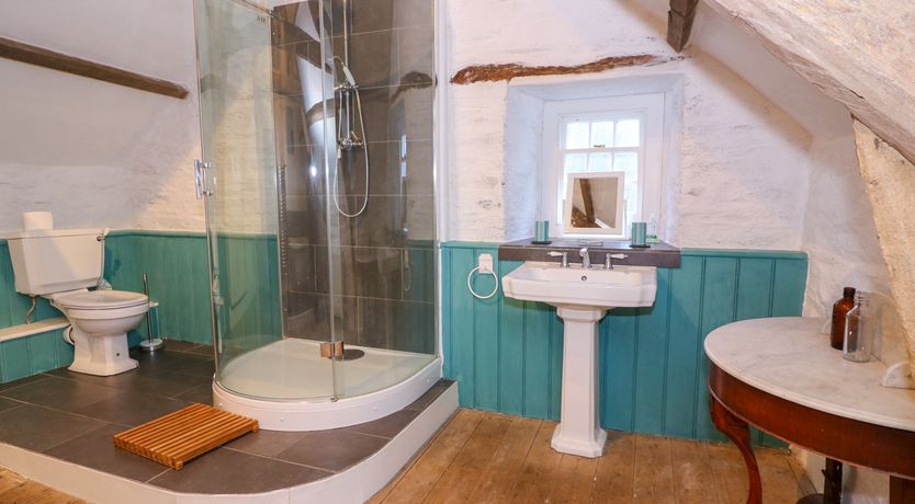 Photo of Llwyncadfor Farm