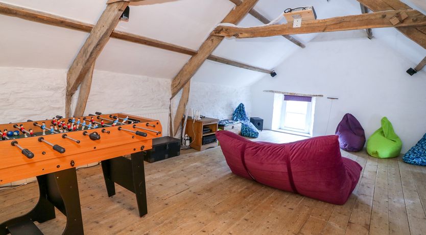 Photo of Llwyncadfor Farm