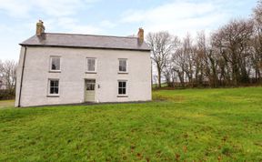 Photo of Llwyncadfor Farm