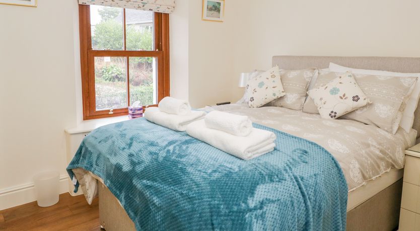 Photo of 3 School View